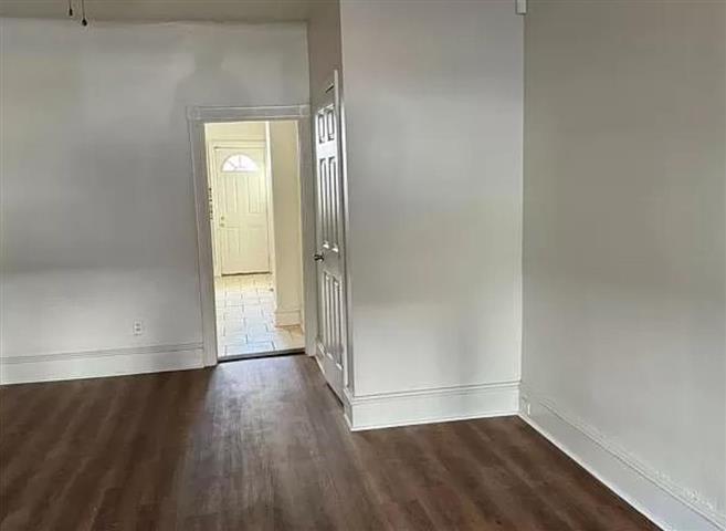 $1550 : Apartment for rent asap image 1