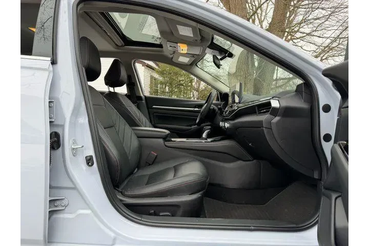 $19495 : Nissan Altima 2025 2.5 SR 4d image 8