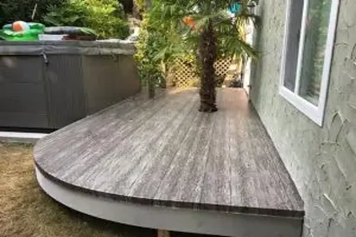 Vinyl Decking: Durable & Style image 1