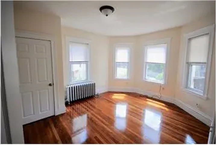 $4100 : Rental property with 4 bedro image 2