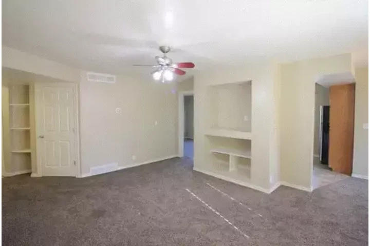 $1650 : Apartment for rent image 1