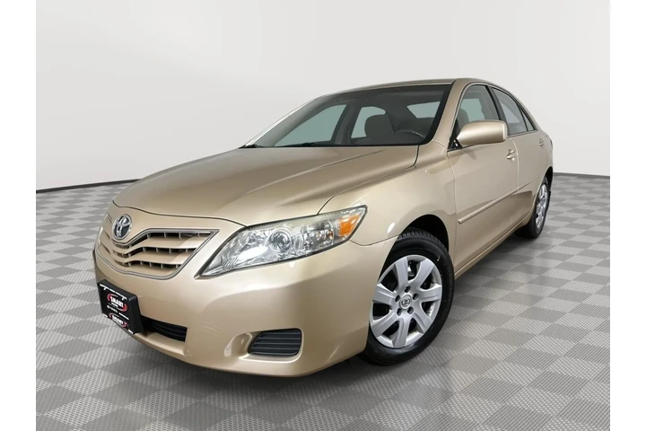 $15090 : 2011 Camry LE image 1