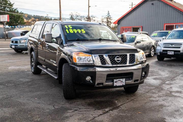 $17988 : 2015 Titan SV image 1