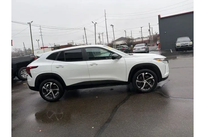 $23980 : Chevrolet Trax 2025 RS 4dr C image 6
