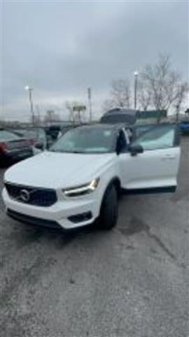 $28499 : 2022 Volvo XC40 image 3