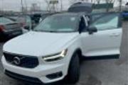 $28499 : 2022 Volvo XC40 thumbnail