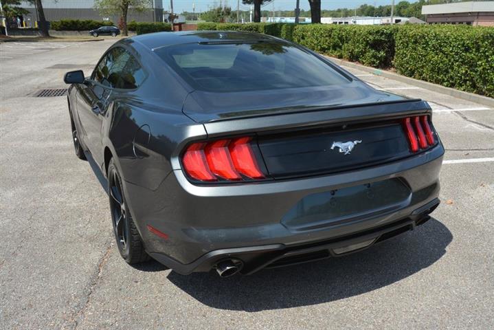 2018 Mustang EcoBoost image 9