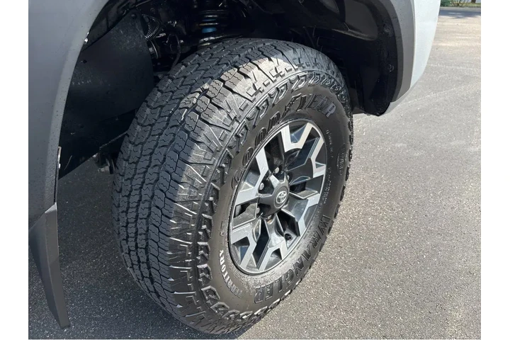 $41989 : Gold Certified2022 Tacoma TRD image 10