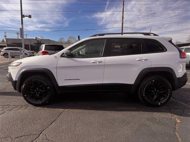 $18298 : 2018 Cherokee Trailhawk image 10