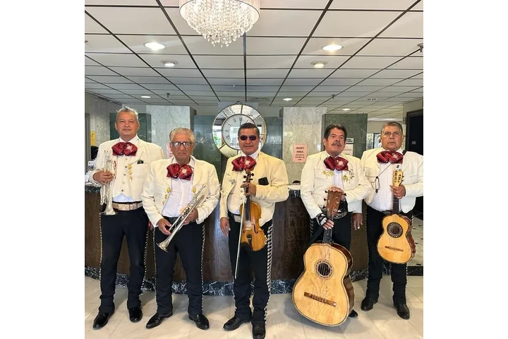 Mariachi Los Gallitos For Hire image 3
