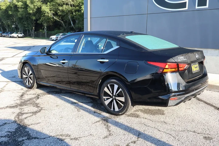 $18388 : 2022 Altima 2.5 SV image 6