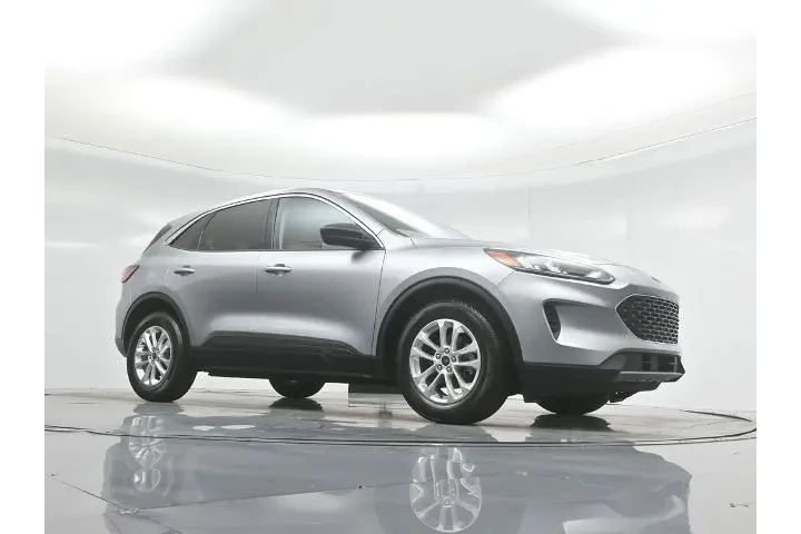 $13243 : Ford Escape 2022 SE 4dr SUV image 4