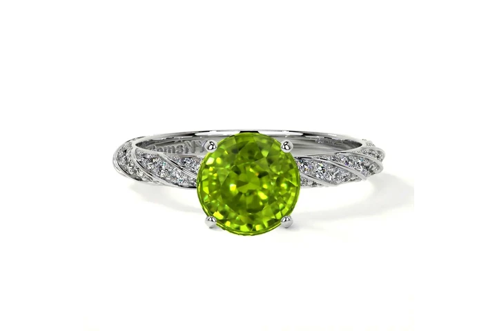 $2037 : Buy Peridot Ring image 1