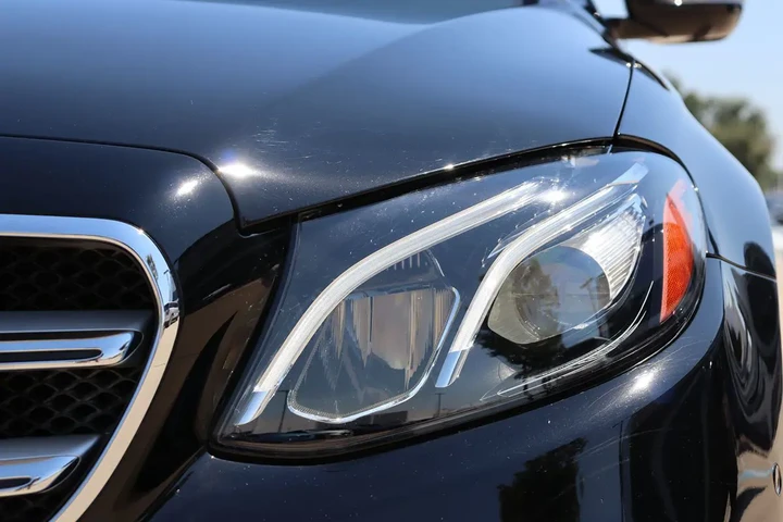 $27929 : 2019 E 300 RWD Sedan image 7