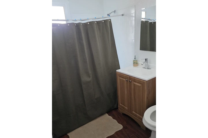 $1000 : Cuarto en renta image 1