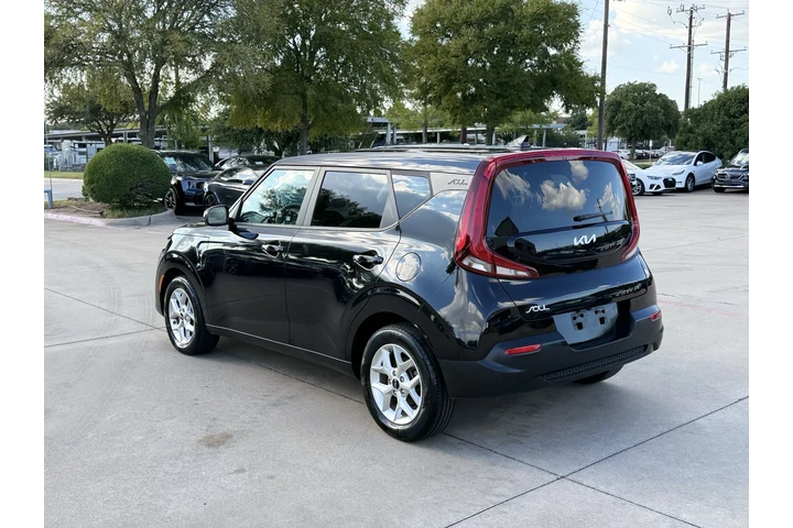$17990 : 2022 Soul LX image 5