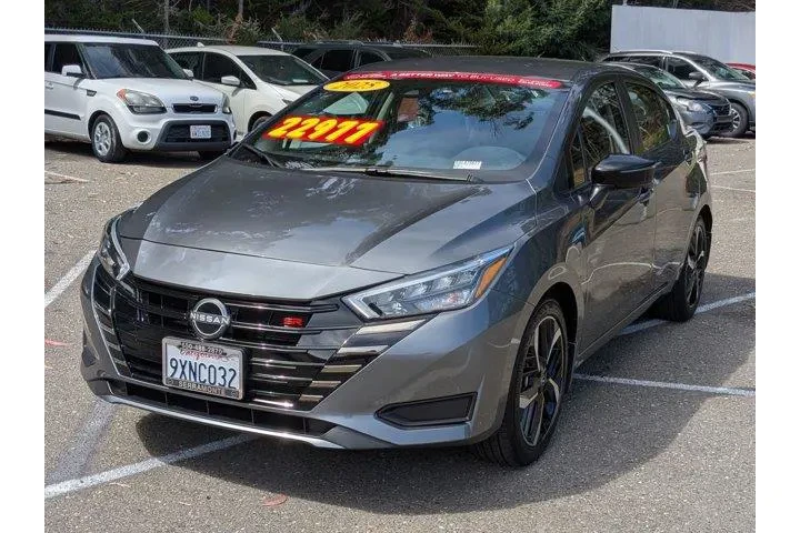 $22977 : Nissan Versa 2025 SR 4dr Sed image 2