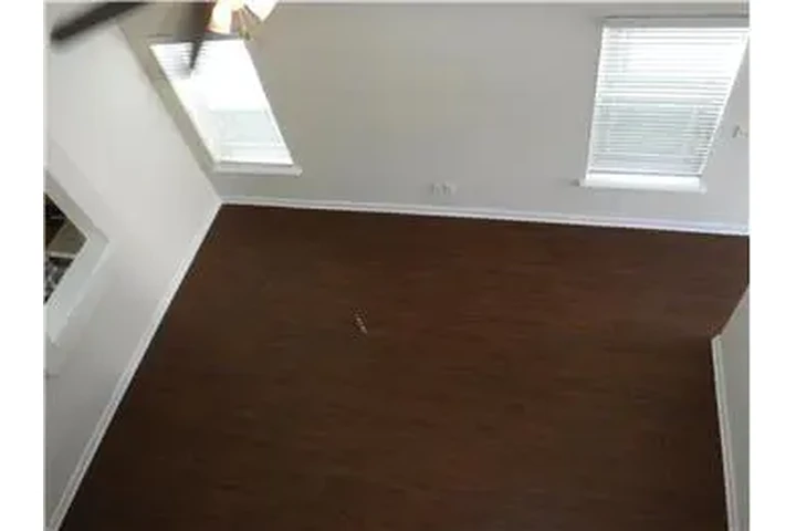 $2000 : Rental property with 4 bedro image 8