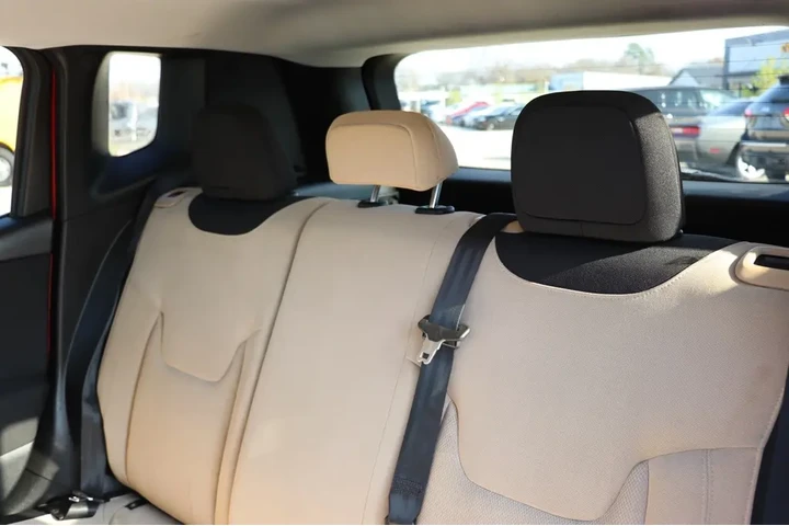 2017 Renegade image 3