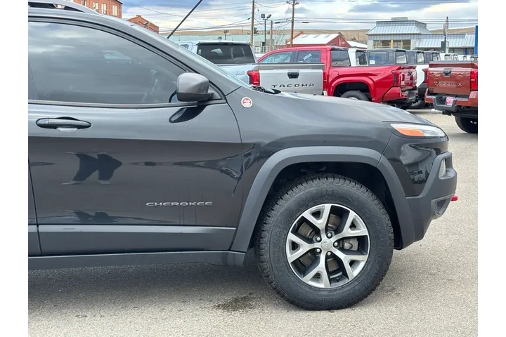 $14799 : Jeep Cherokee 2016 4x4 Trail image 9