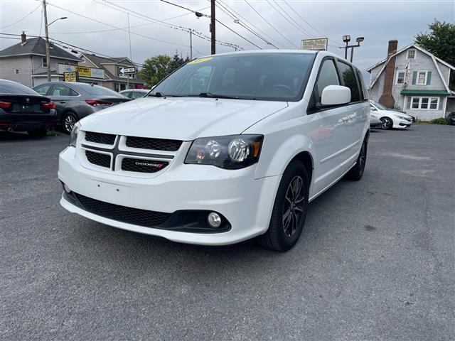 $9995 : 2017 Grand Caravan image 3