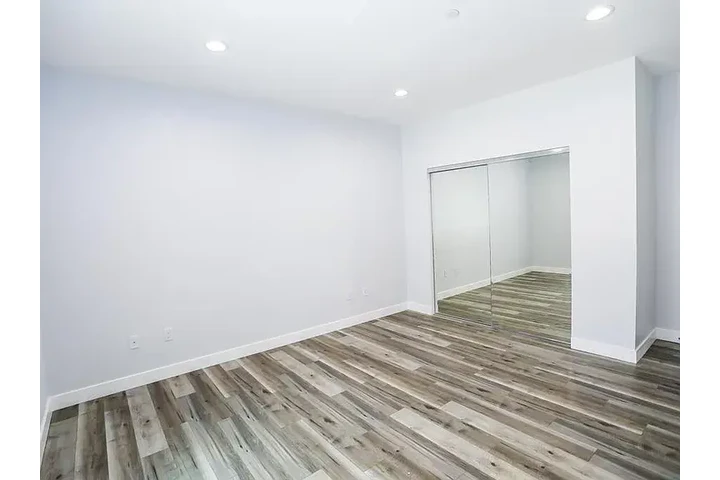 $1900 : 2 bedroom Apartment in Lynwood image 5