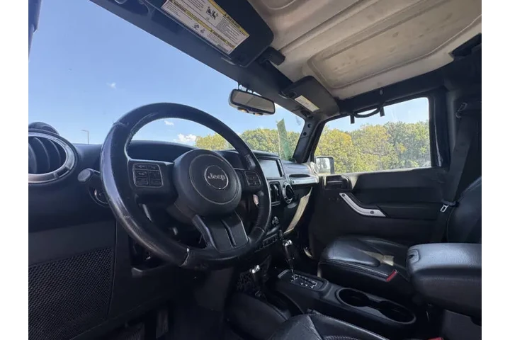 $10999 : 2013 Wrangler Unlimited Sahara image 8