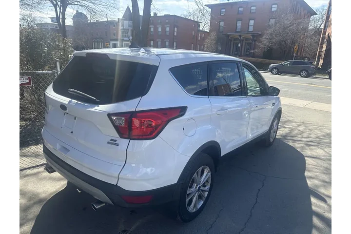 $8999 : 2019 Escape SE image 5