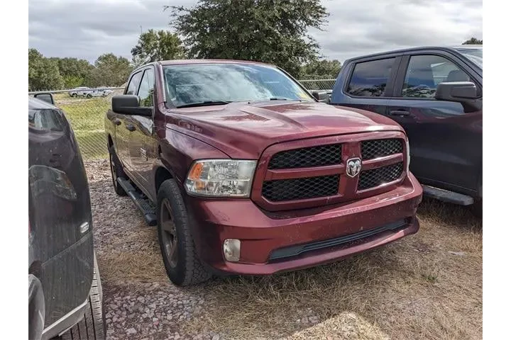 $14577 : Ram 1500 2017 4x2 Tradesman image 2