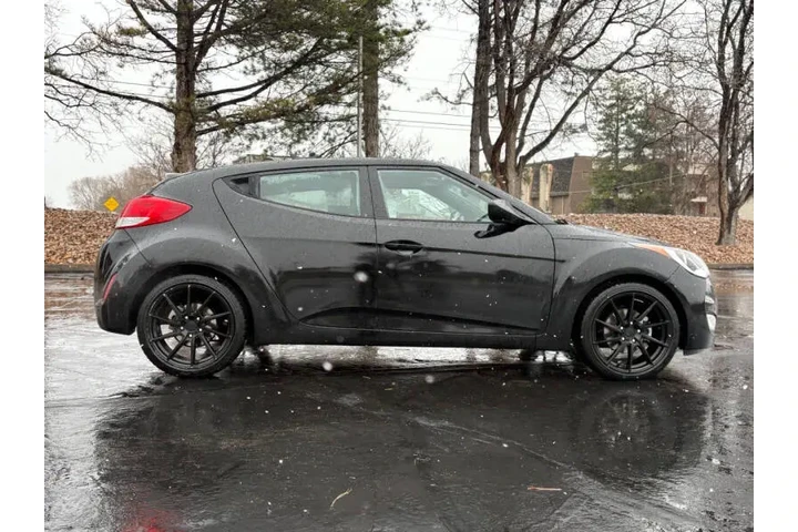 $7900 : 2017 Veloster Value Edition image 6