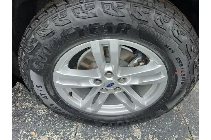 $24990 : Ford Explorer 2023 XLT 4dr S image 6