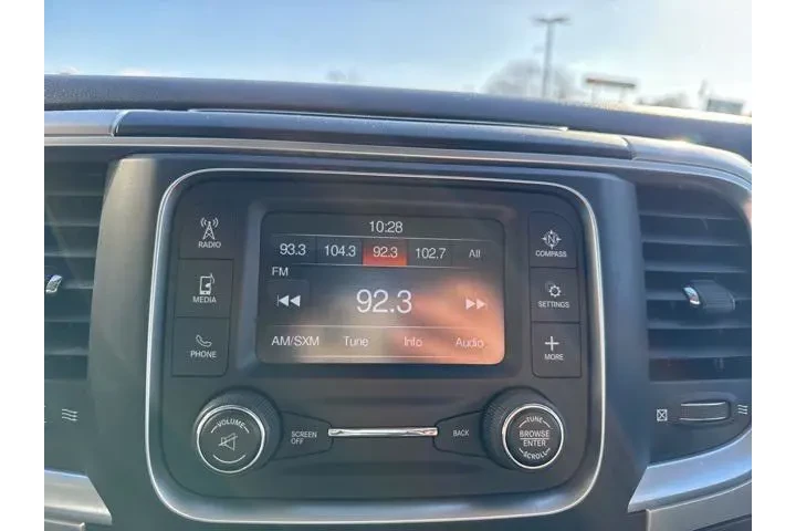 $22965 : Ram 1500 Classic 2019 4x4 SL image 9