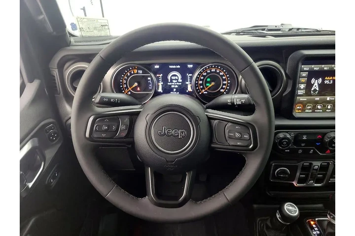 $31998 : Jeep Gladiator 2023 4x4 Spor image 10