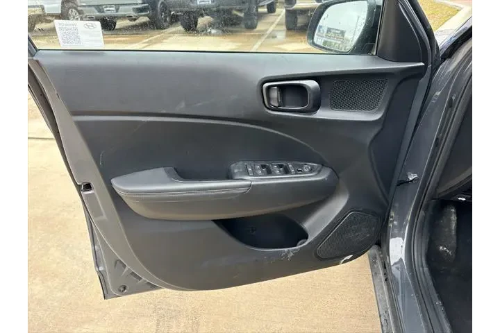 $19995 : Hyundai VENUE 2025 Limited 4 image 9