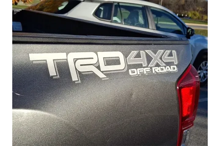 $27990 : Toyota Tacoma 2017 4x4 TRD O image 4