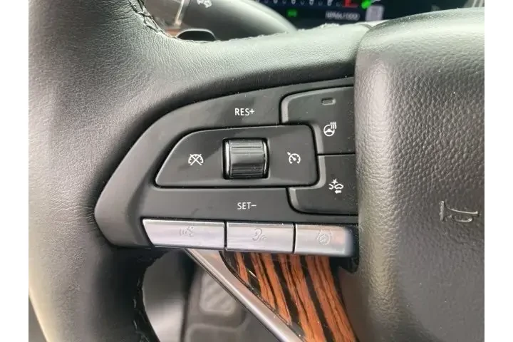 $83999 : Cadillac Escalade ESV 2024 4 image 9