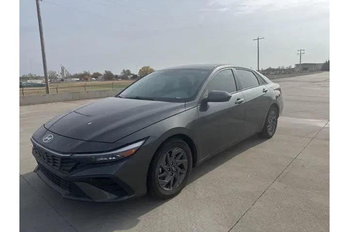 $18896 : Hyundai ELANTRA 2024 SEL 4dr image 1