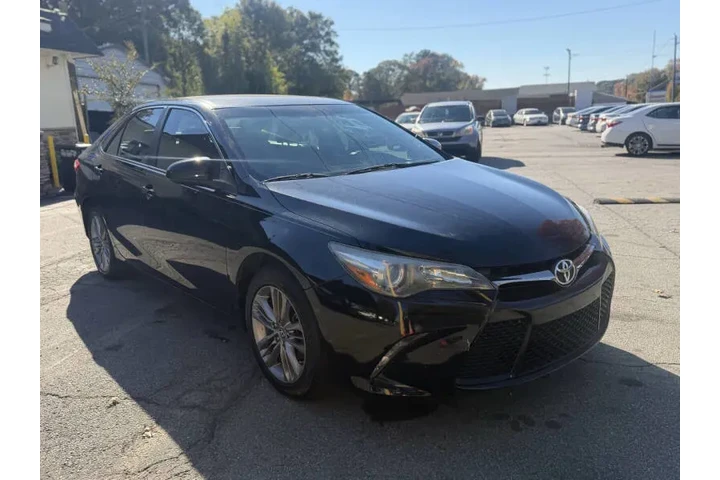 2016 Camry LE image 7