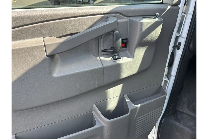 $28990 : GMC Savana 2023 2500 3dr Car image 9