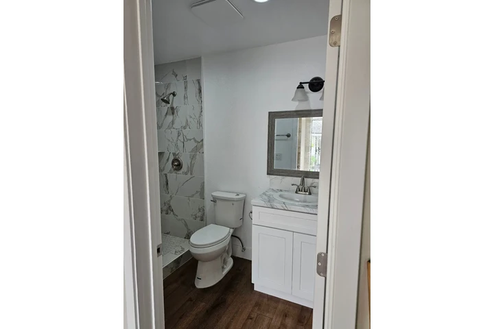 $2400 : Renta Departamento (Anaheim) image 6