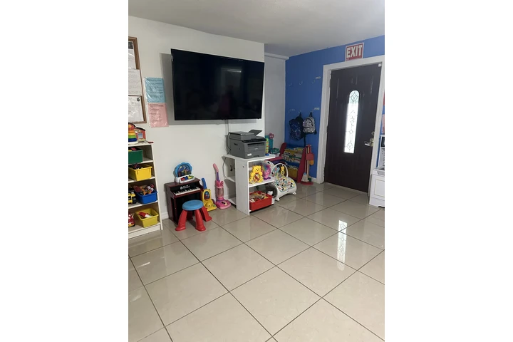 Day Care Orleans Littles angel image 9