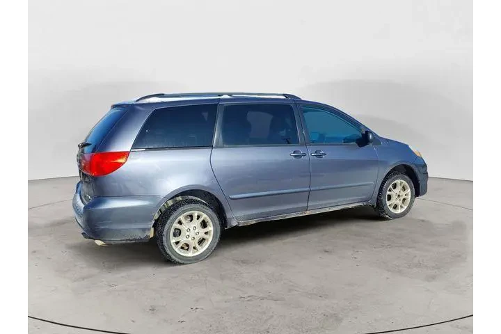 $6961 : Toyota Sienna 2006 AWD LE 7- image 5