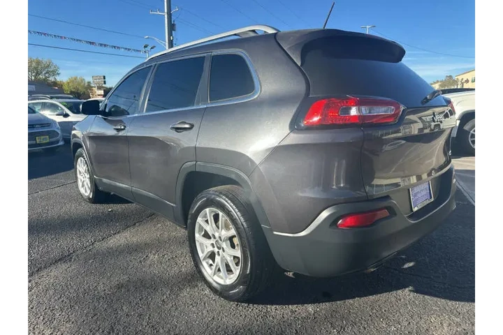 2014 Cherokee Latitude image 4