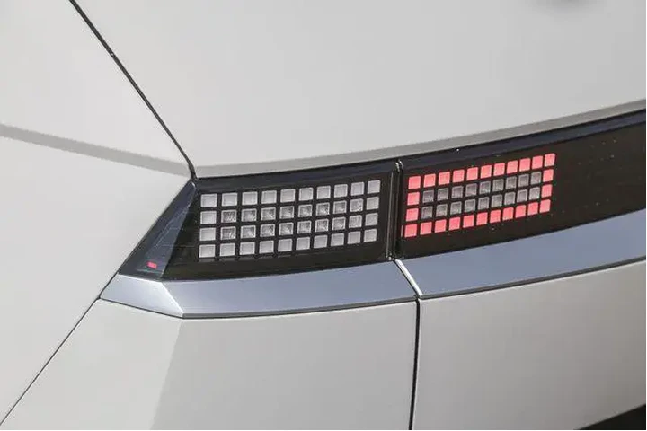 $25892 : Hyundai IONIQ 5 2024 SEL 4dr image 10