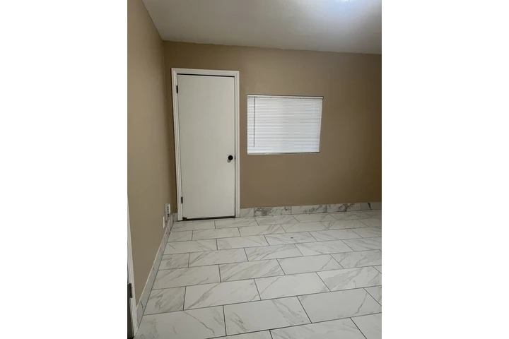 $1200 : Recamara image 2