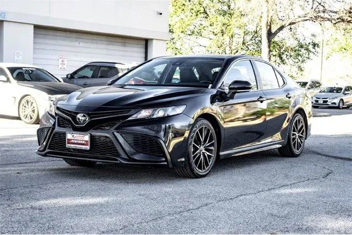 $24697 : Toyota Camry 2024 SE 4dr Sed image 9