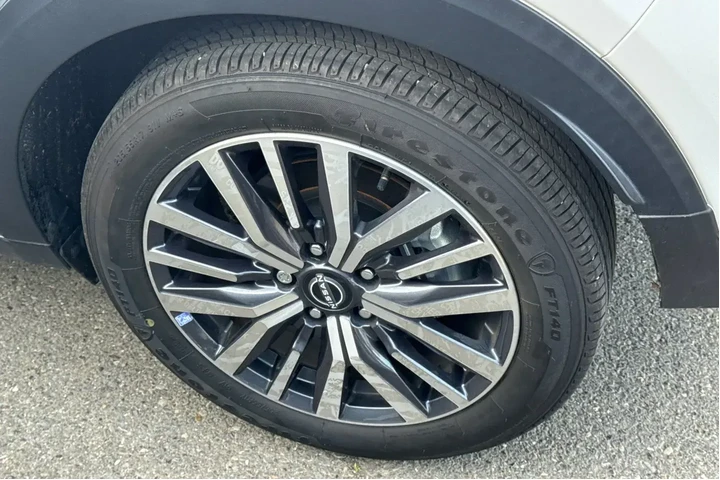 $18990 : Nissan Kicks 2024 SV 4dr Cro image 7