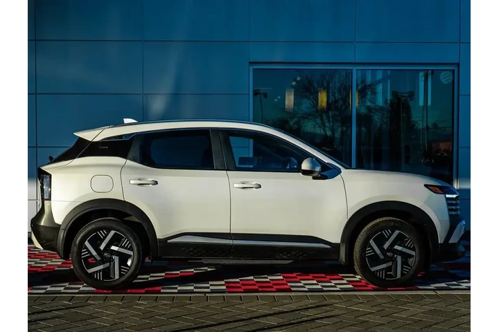 $19488 : Nissan Kicks 2025 SV 4dr Cro image 6