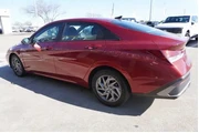 $19488 : Hyundai ELANTRA 2024 SEL 4dr thumbnail