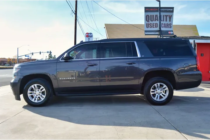 $22995 : Used 2018 Suburban 2WD 4dr 15 image 2